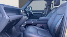 Land Rover Defender 3.0 D300 X-Dynamic SE 110 5dr Auto Diesel Estate